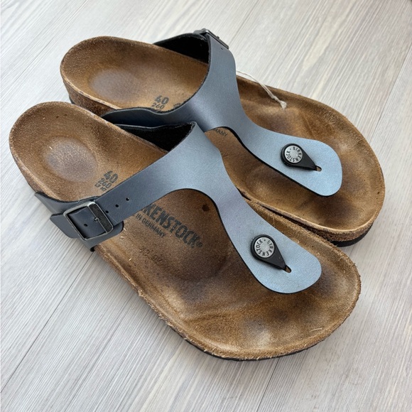 Women's Gizeh Sandal in Onyx by Birkenstock